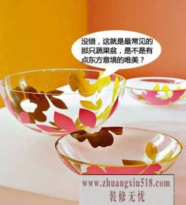 盛满花朵的小盆子