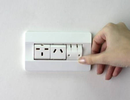 װ