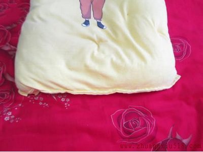 家居DIY：旧衣服别丢!旧衣服变坐垫抱枕萌萌哒!