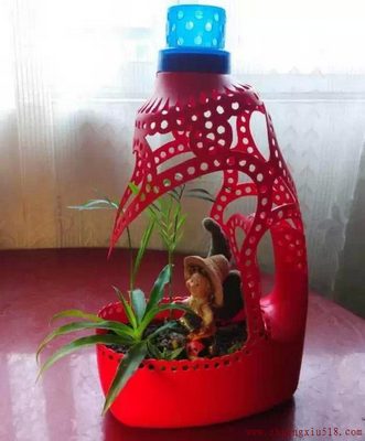 家居DIY:用完的洗衣液瓶子居然可以这么用,太厉害了。