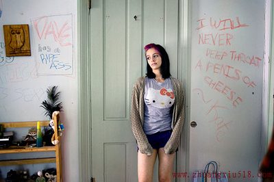 现实和梦幻 偷偷看女孩闺房那些事儿【组图】