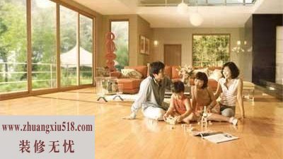 家有儿女 铺装的地板要柔软要注意防滑