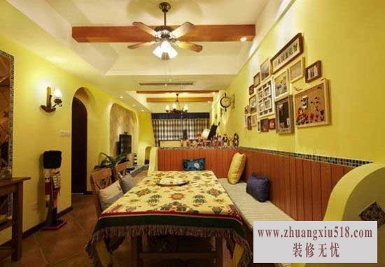 靠墙做了长长的卡座,半包围住餐桌,形成独立的区域。