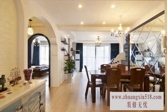餐厅主要的颜色有白色,蓝色,黄色,绿色以及土黄色和红褐色,这些都是来自于大自然最纯朴的元素。