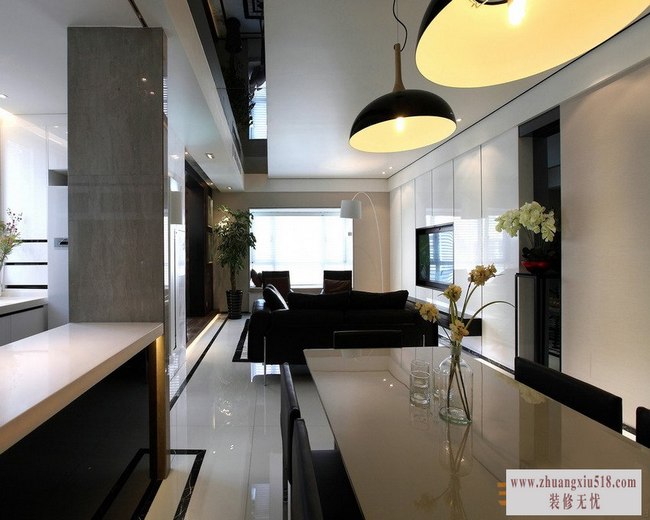 现代简约餐厅吊顶装修效果图12 高贵典雅的空间就餐