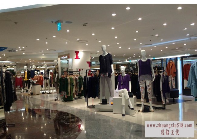 简约风格服装店装修效果图