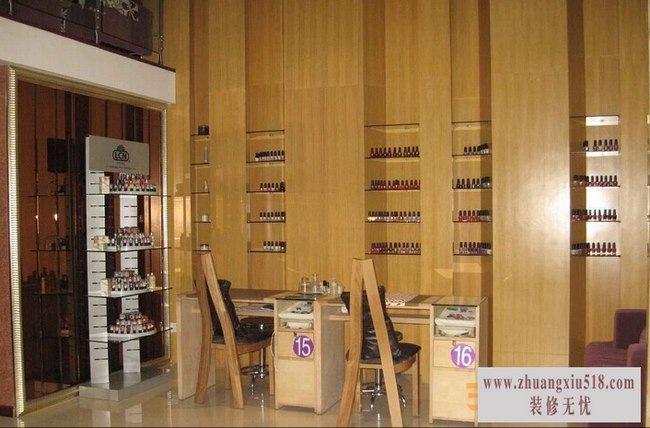 现代简约风格美甲店装修效果图
