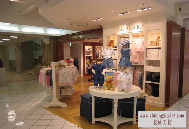 现代儿童店面装修效果图20 个性童趣的城堡衣库