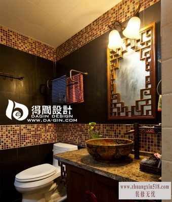 马赛克腰线 巧妙点缀个性卫浴间