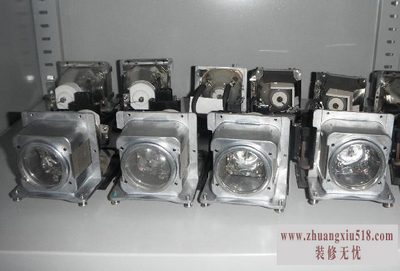 投影仪的灯泡多少钱
