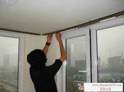 安装窗帘杆的具体步骤